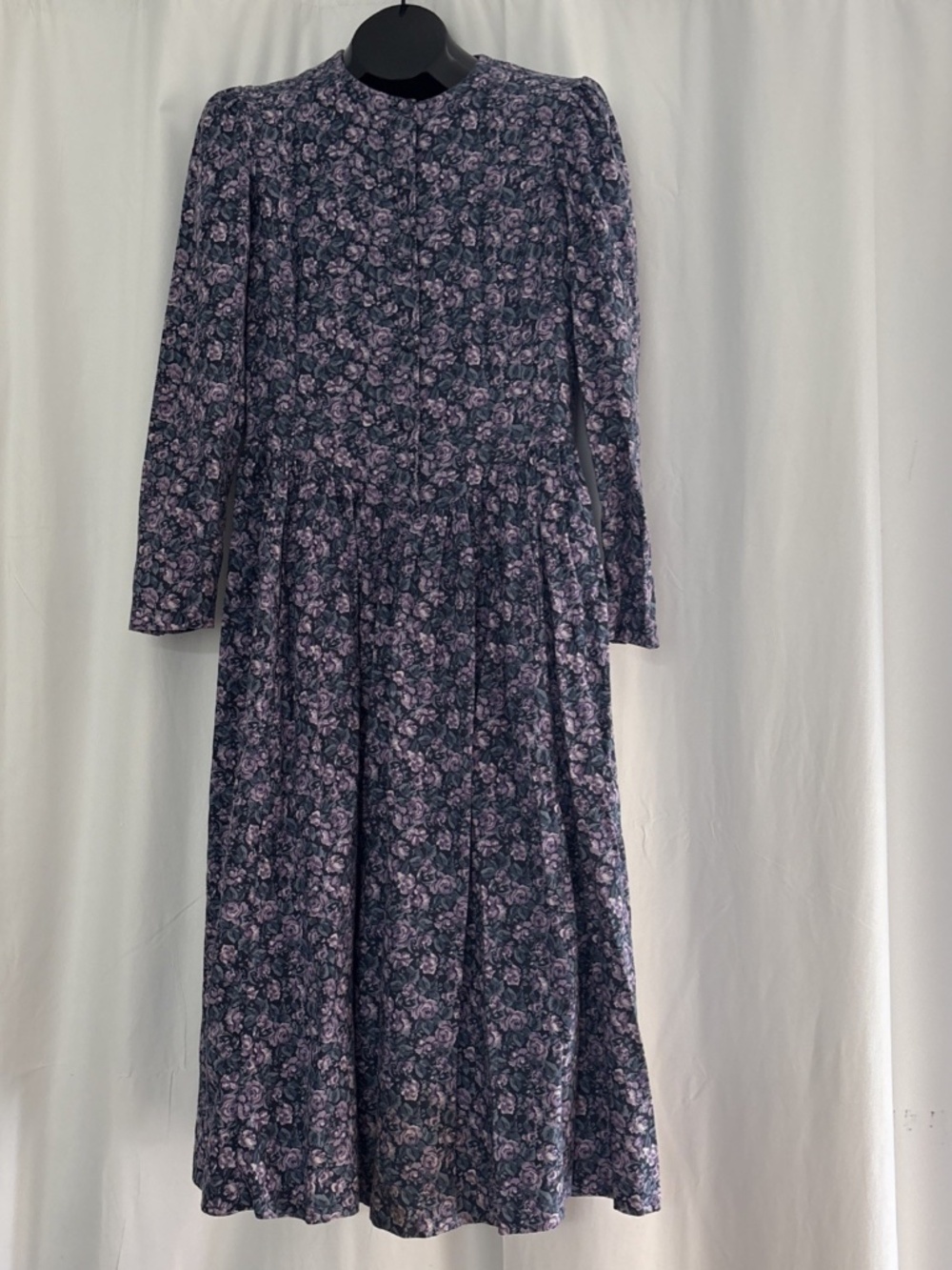 FLAW STAIN Vintage Ladies LAURA ASHLEY US 12 Purple Floral Dress Cotton Wool